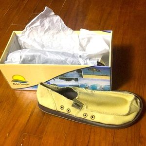 Size 7 Men Casual Maui Island Shoes